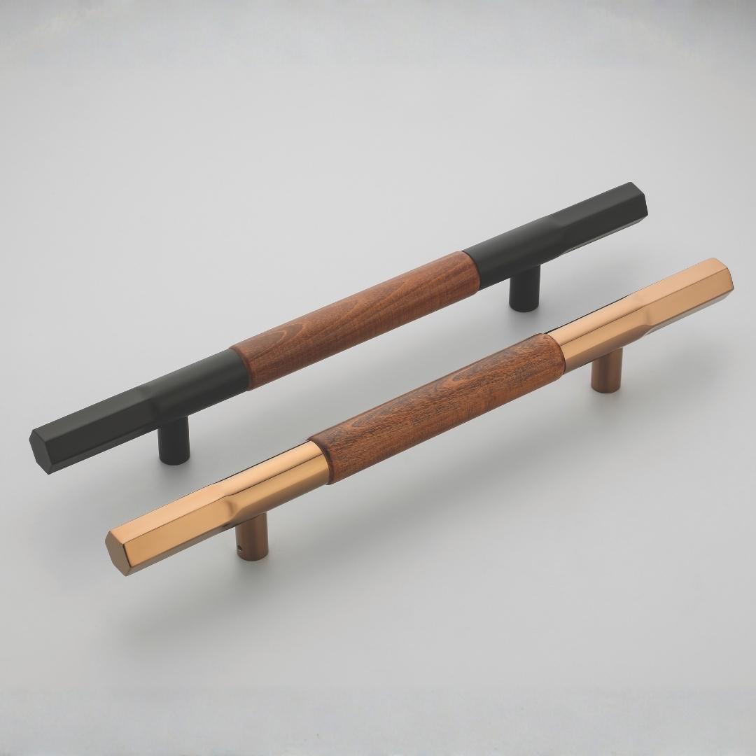106 (1) Door Handle- 287 - Image 1