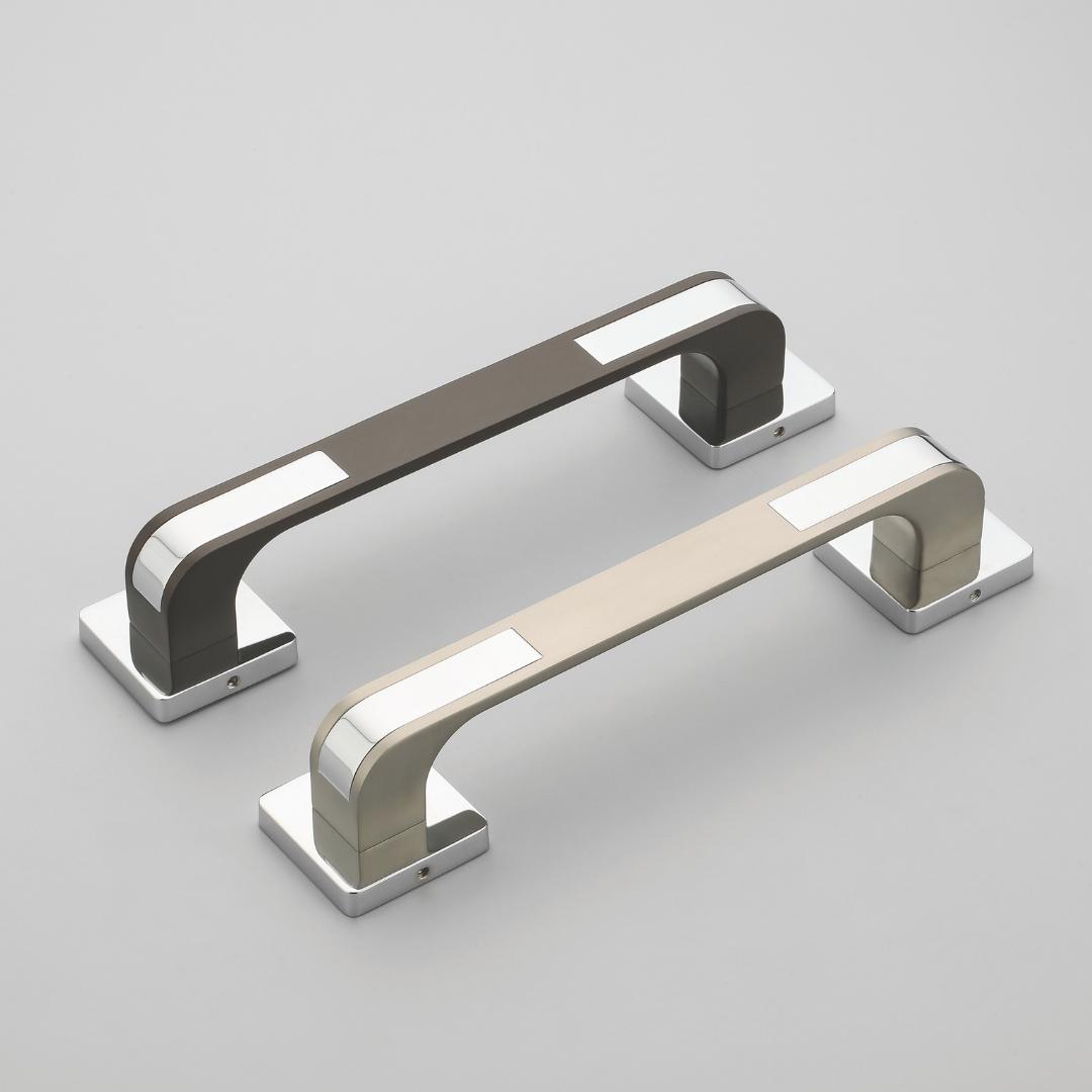 13 (1) Door Handle- 260 - Image 1