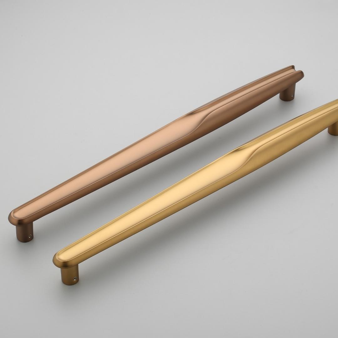 181 (1) Door Handle- 1204 - Image 1