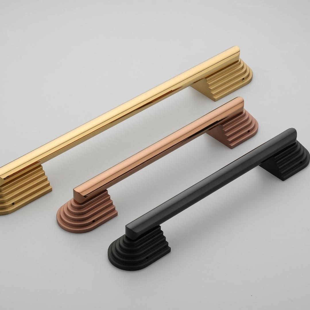 331 (3) Door Handle- 1228 - Image 1
