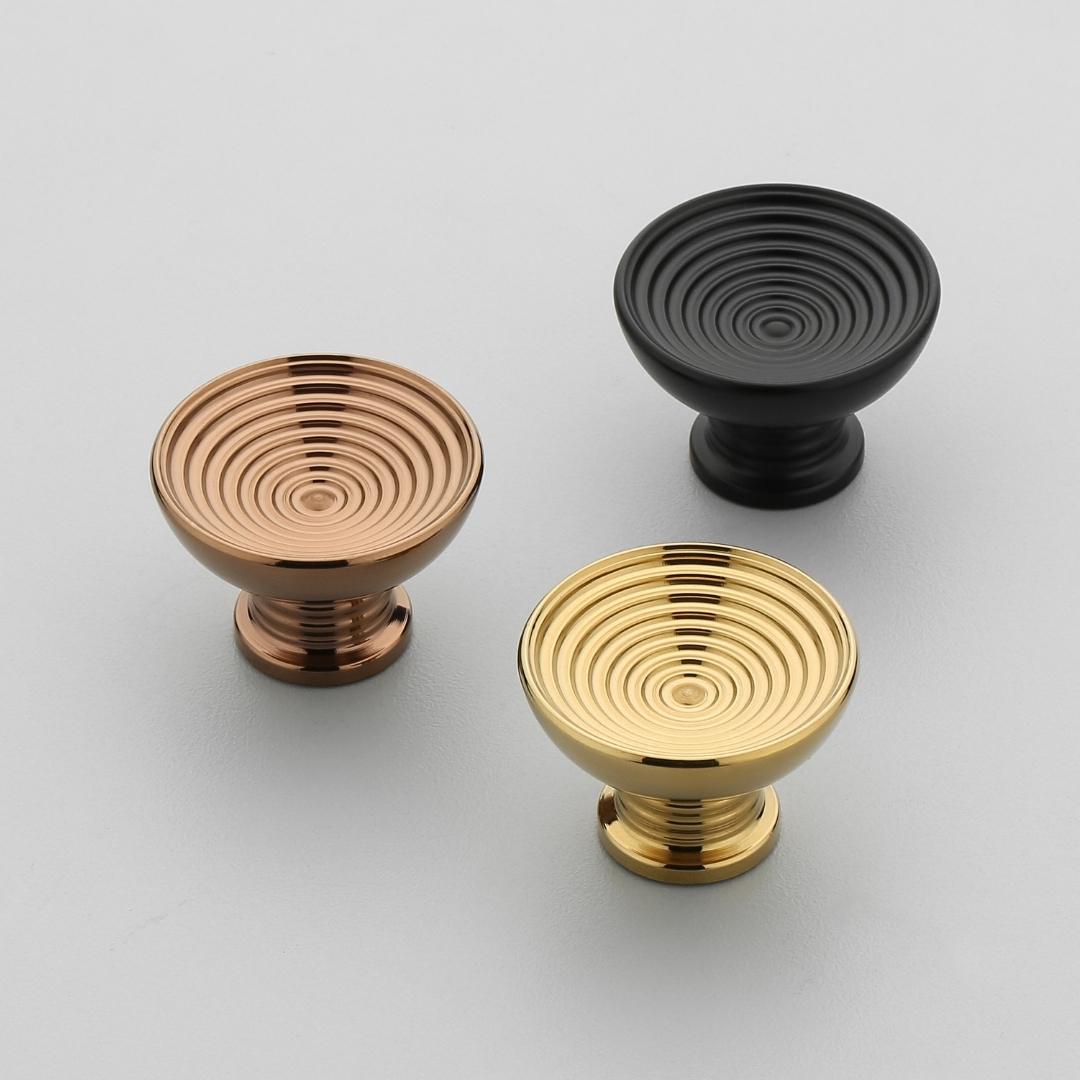67 (2) Drawer-Knob-1675 - Image 1